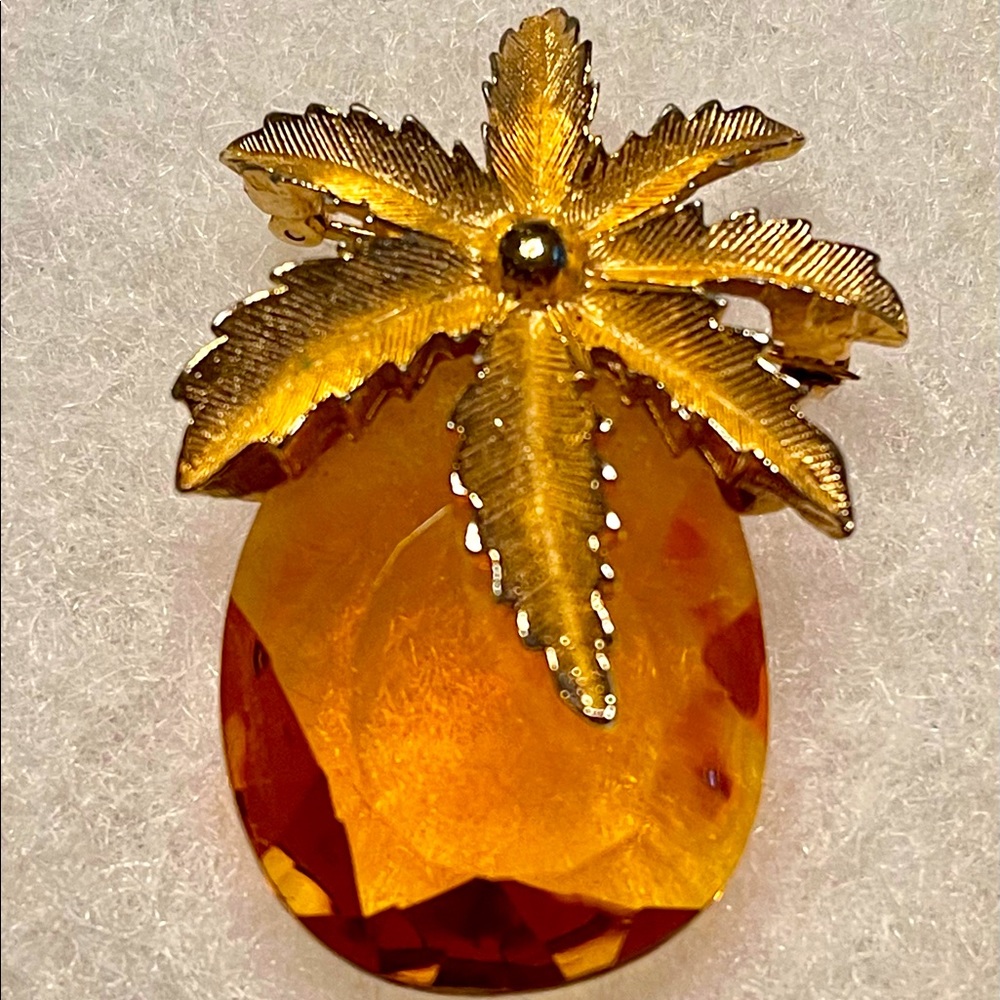 Vintage SARAH COVENTRY pineapple Pin